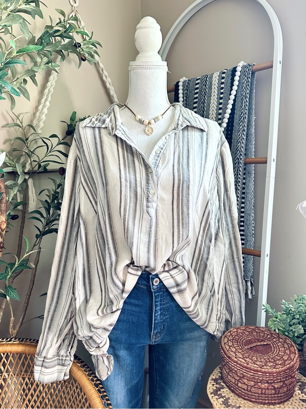 Naturals D & Co Linen Blend Striped Quarter Button Top XL Neutral Boho